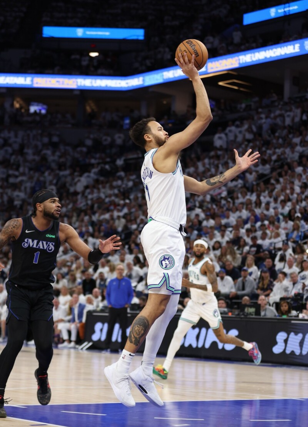 西甲转会期再迎强敌,明尼苏达森林狼篮板制胜,主帅态度:质疑声仍在,临场指挥获称赞的简单介绍-开云体育入口